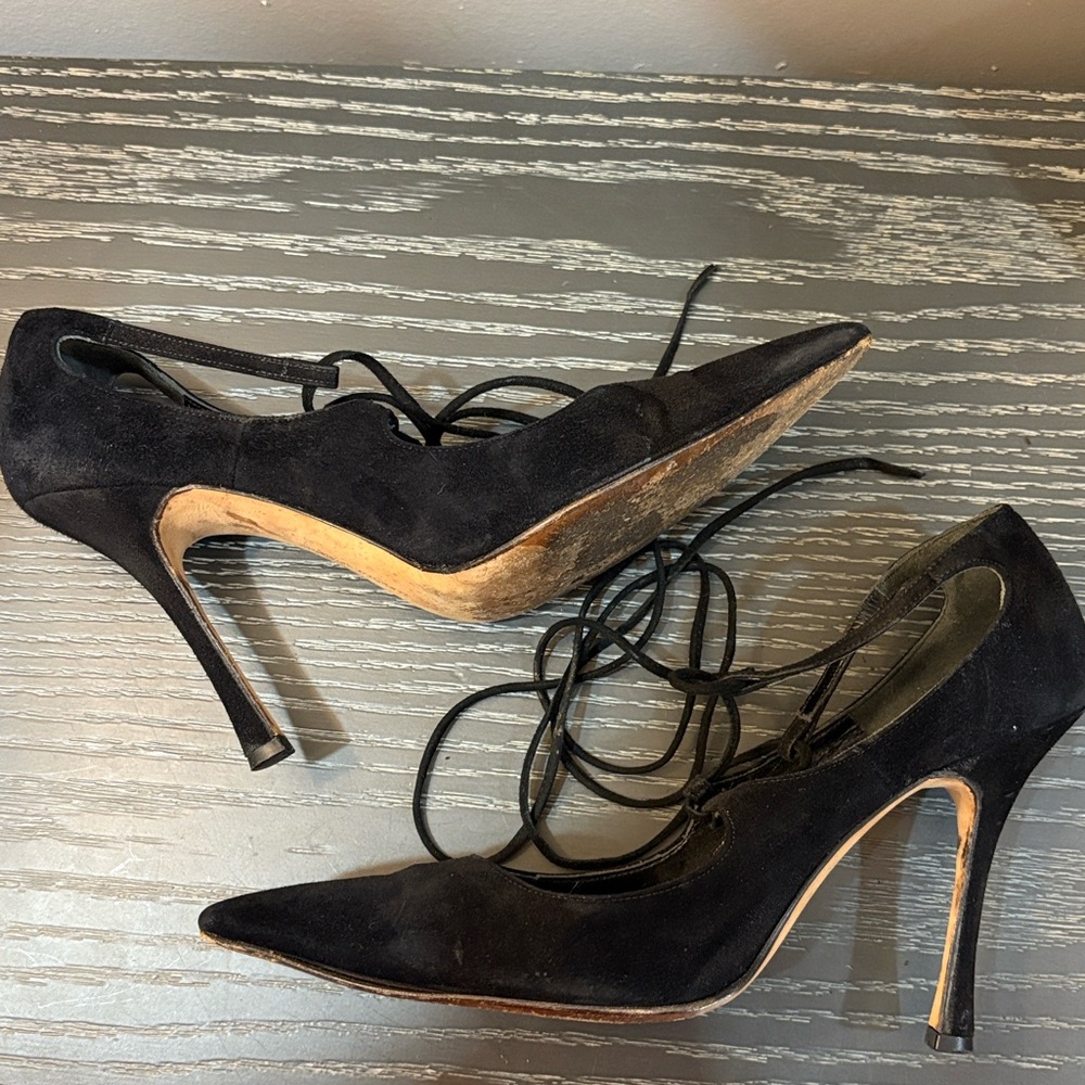 Manolo Blahnik Black Lace-Up Heels - Picture 4 of 9